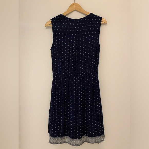 Gap dress size small, with tie waist - Picture 2 of 4